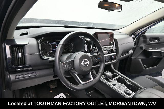 used 2025 Nissan Pathfinder car, priced at $29,084