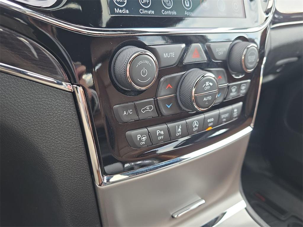 used 2020 Jeep Grand Cherokee car, priced at $28,689