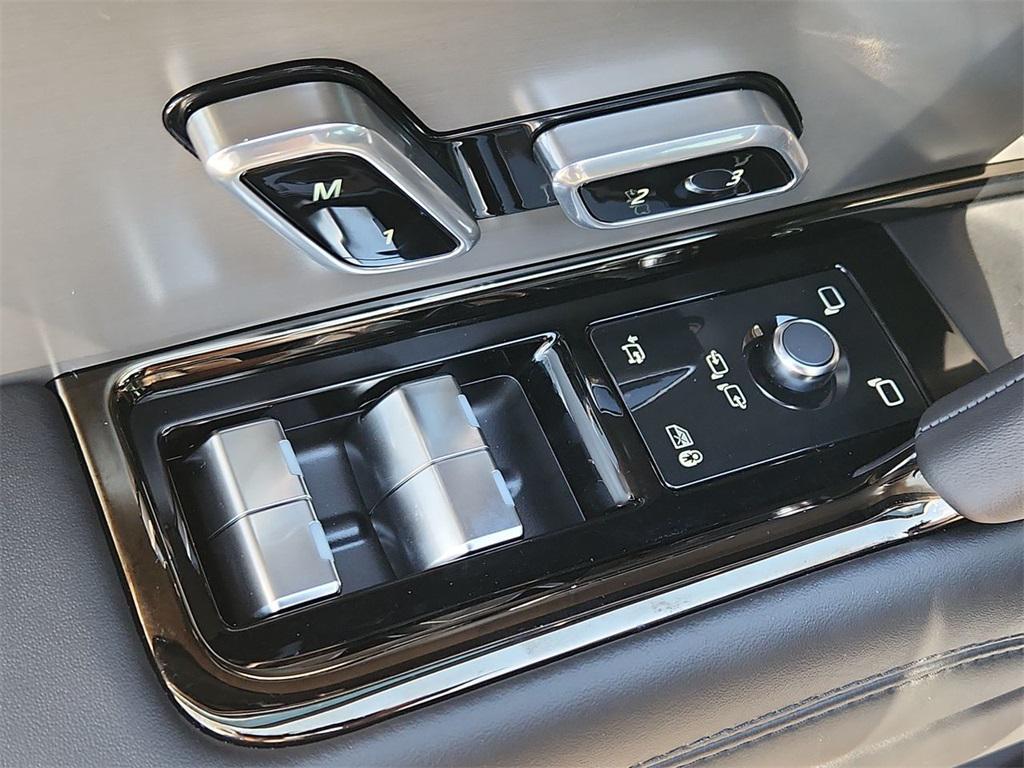 new 2025 Land Rover Range Rover Sport car, priced at $109,531