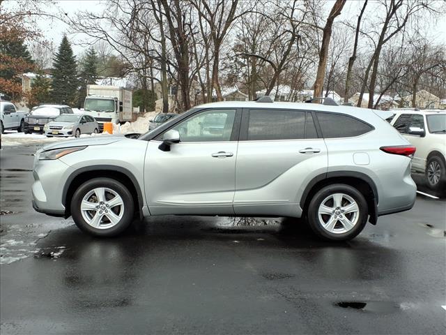 used 2023 Toyota Highlander car, priced at $31,997