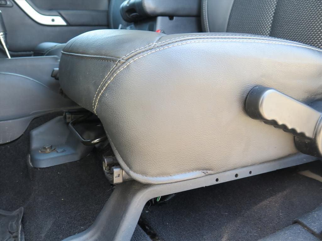 used 2015 Jeep Wrangler Unlimited car, priced at $19,900