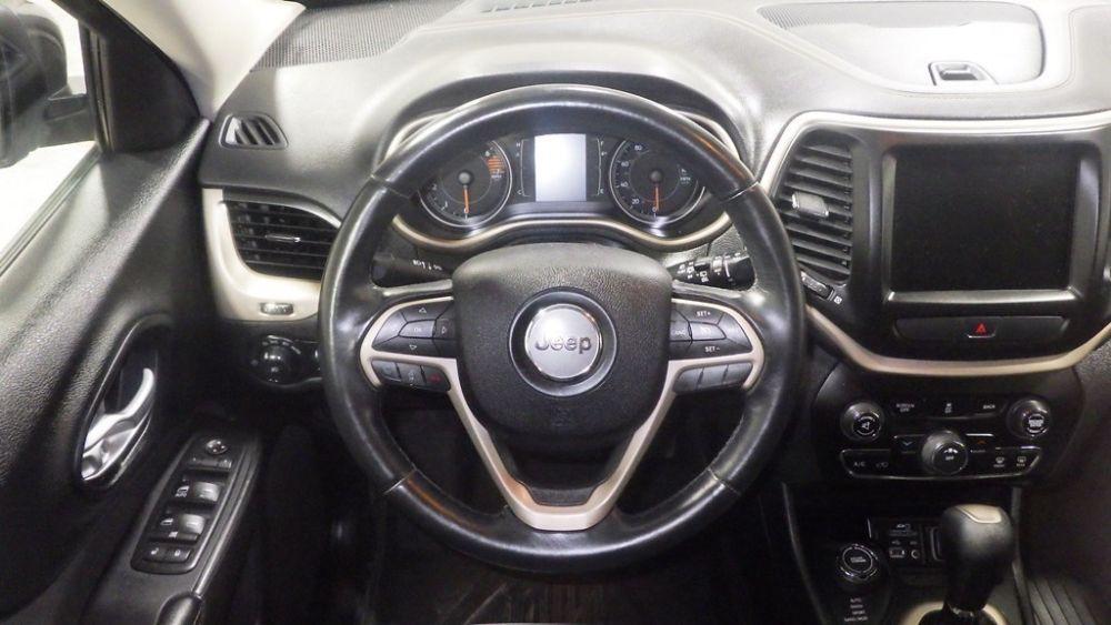 used 2016 Jeep Cherokee car, priced at $10,900