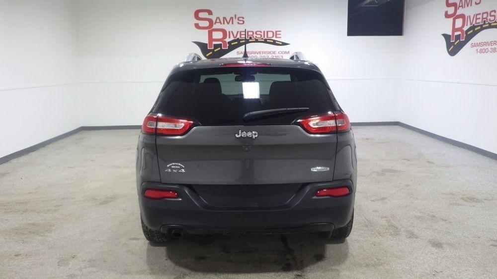 used 2016 Jeep Cherokee car, priced at $10,900