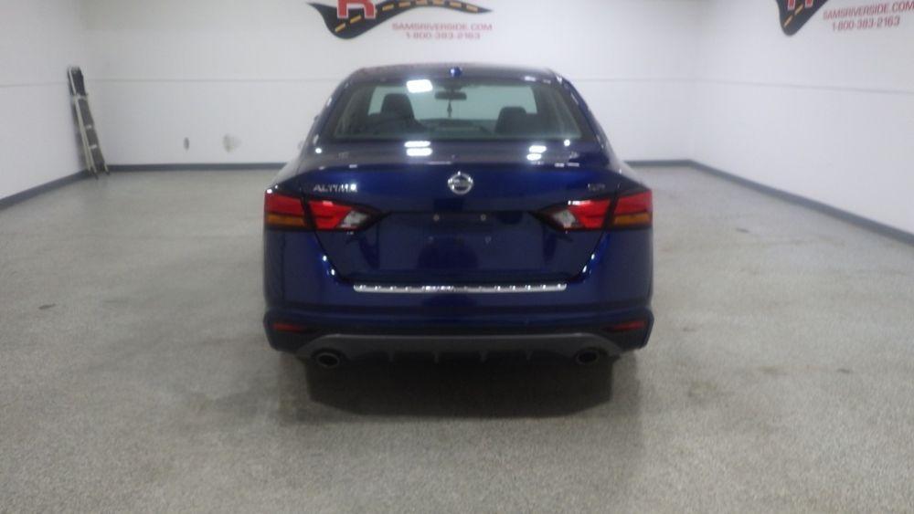 used 2021 Nissan Altima car