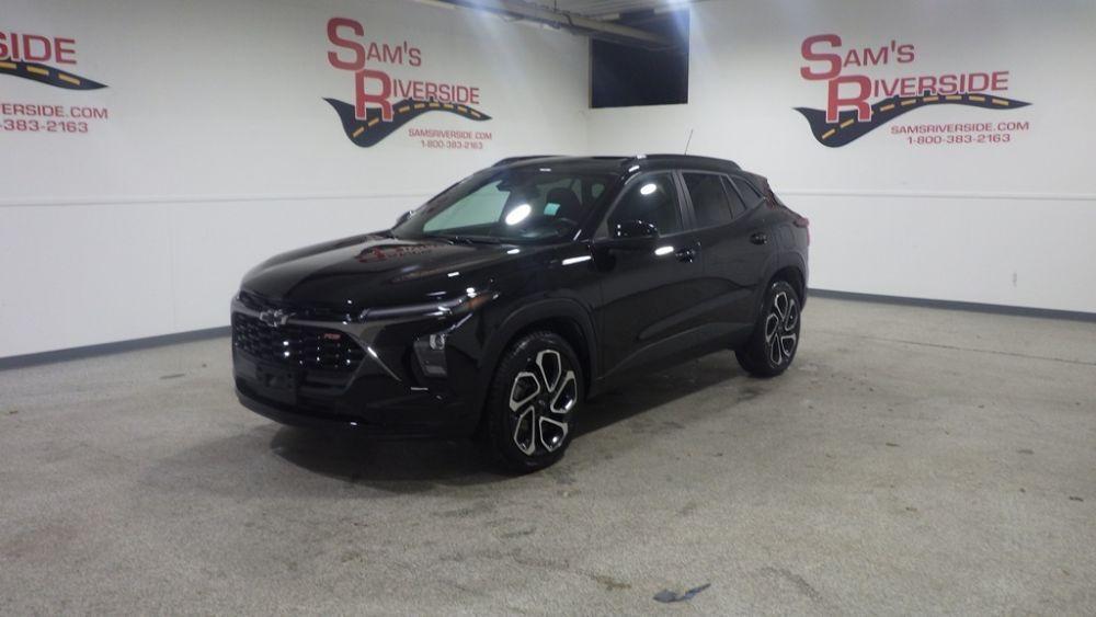 used 2025 Chevrolet Trax car, priced at $17,900