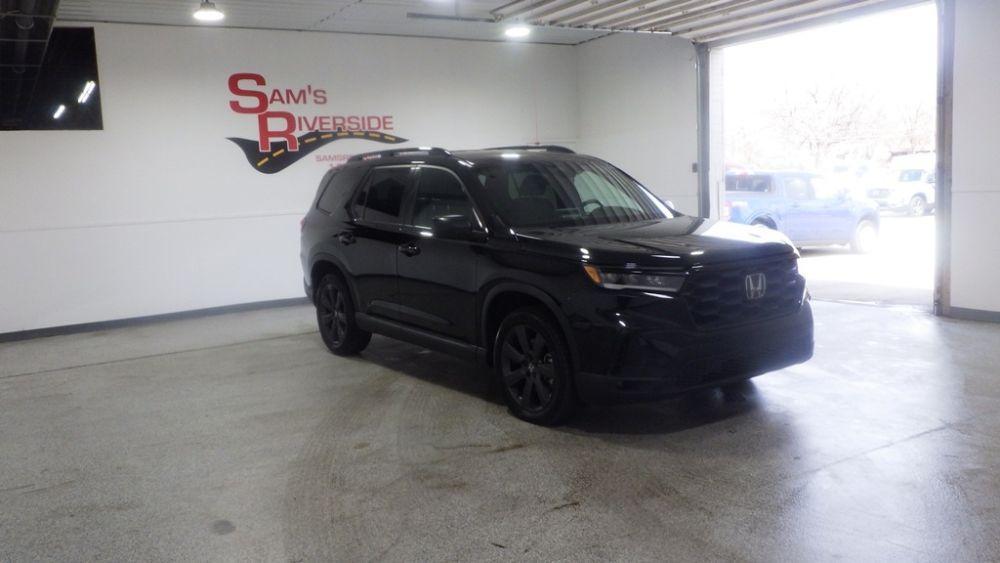 used 2023 Honda Pilot car, priced at $28,900