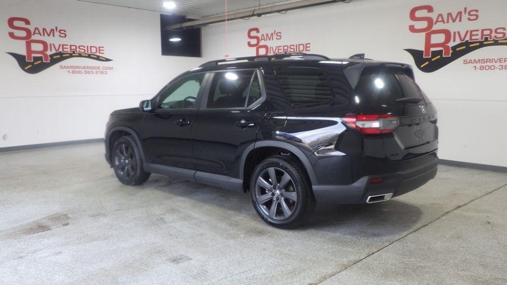 used 2023 Honda Pilot car, priced at $28,900