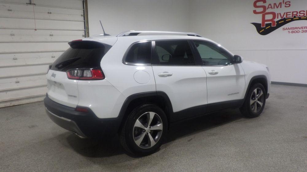 used 2021 Jeep Cherokee car, priced at $18,900