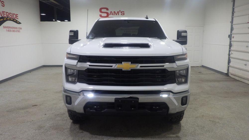 used 2024 Chevrolet Silverado 2500 car, priced at $49,900