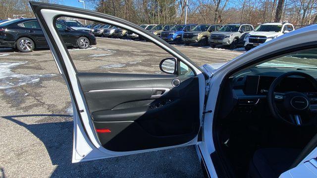 used 2025 Hyundai Sonata Hybrid car, priced at $26,200