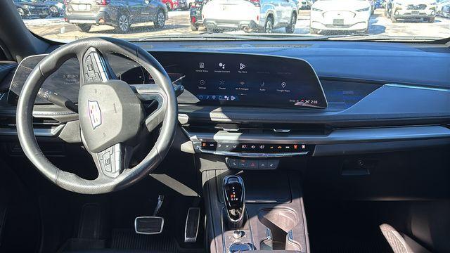 used 2024 Cadillac XT4 car, priced at $38,900