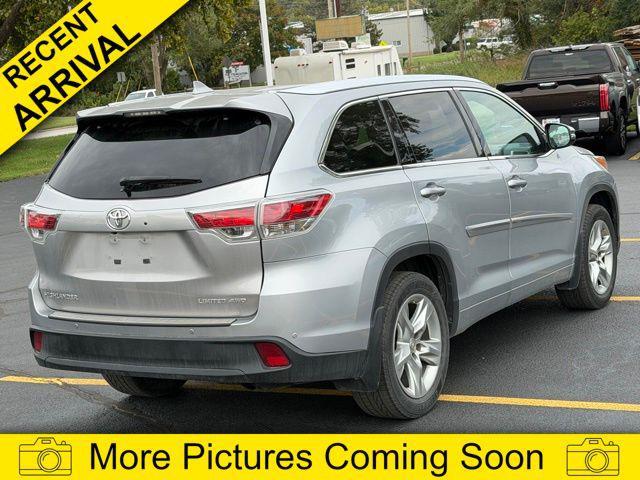 2015 Silver Sky Metallic Toyota Highlander