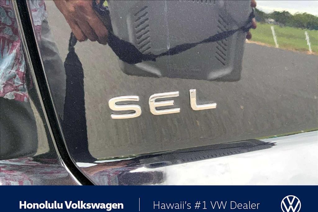 used 2025 Volkswagen Atlas Cross Sport car, priced at $42,857