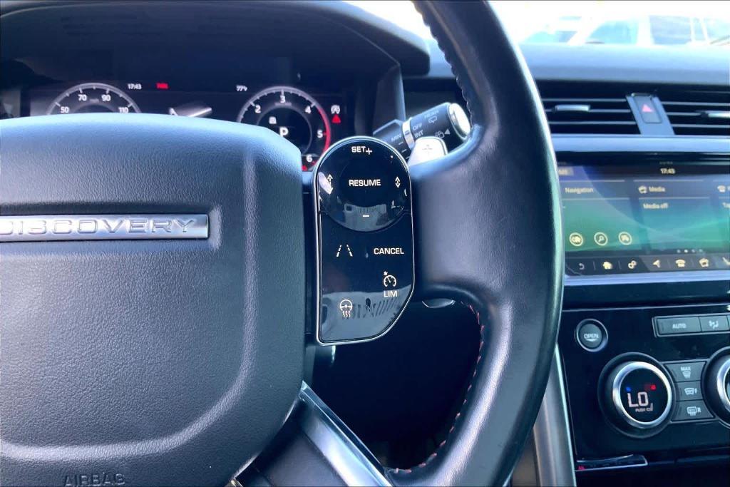 Land Rover Discovery view 25