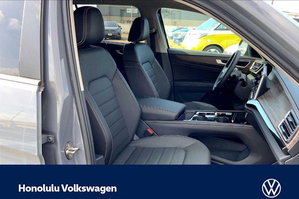 new 2026 Volkswagen Atlas car, priced at $51,422