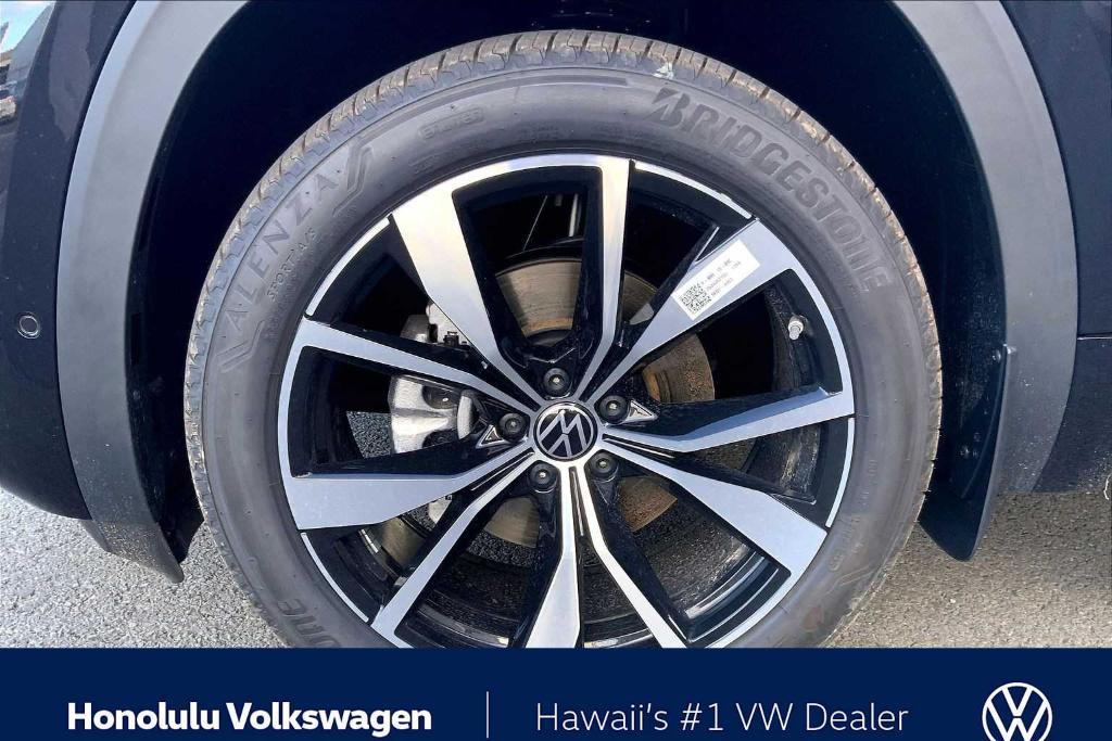 new 2026 Volkswagen Atlas Cross Sport car, priced at $55,369