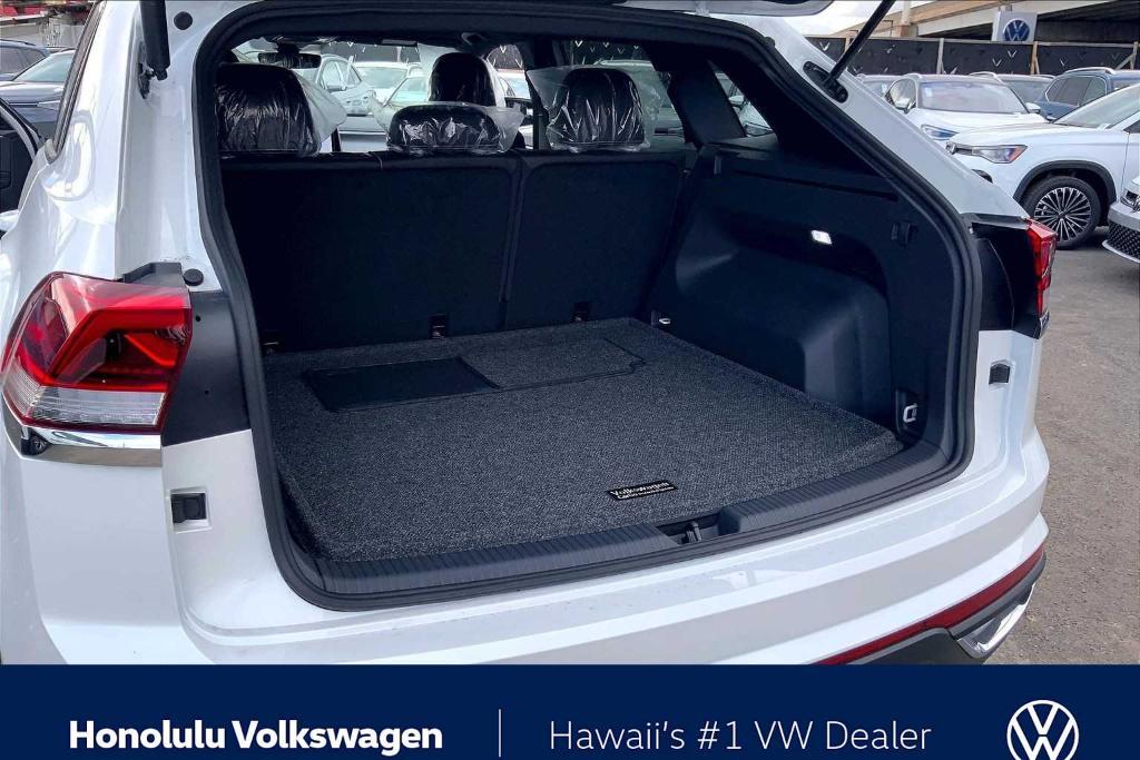 new 2026 Volkswagen Atlas Cross Sport car, priced at $39,599