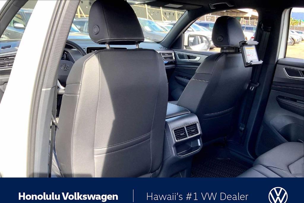 new 2026 Volkswagen Atlas Cross Sport car, priced at $39,599