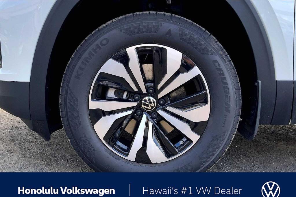 new 2026 Volkswagen Atlas Cross Sport car, priced at $39,599