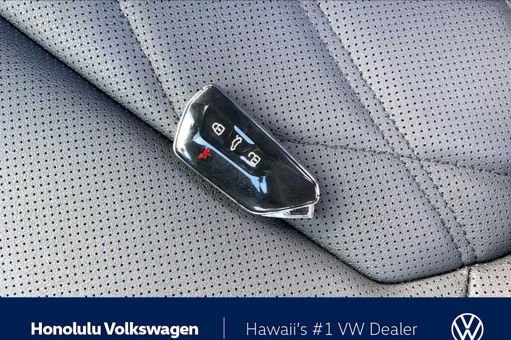 new 2026 Volkswagen Atlas Cross Sport car, priced at $39,599