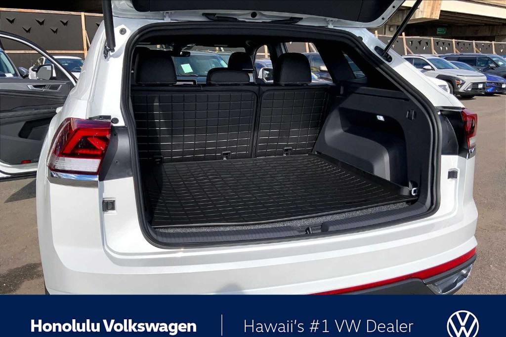 new 2026 Volkswagen Atlas Cross Sport car, priced at $39,599