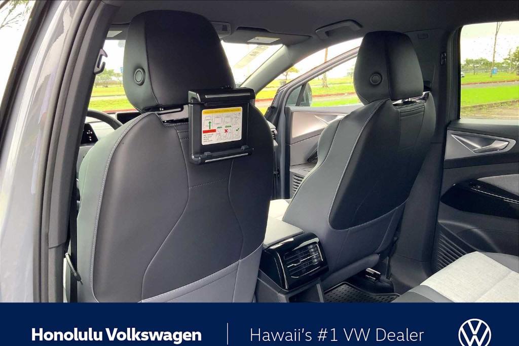 new 2025 Volkswagen ID.4 car, priced at $40,995
