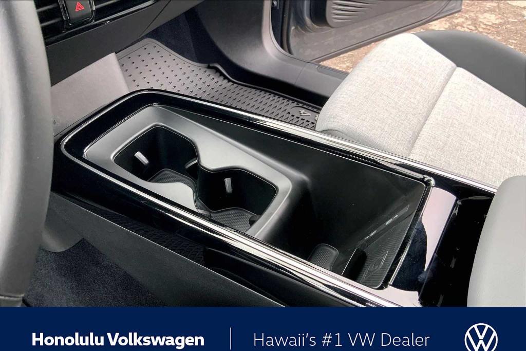 new 2025 Volkswagen ID.4 car, priced at $40,995