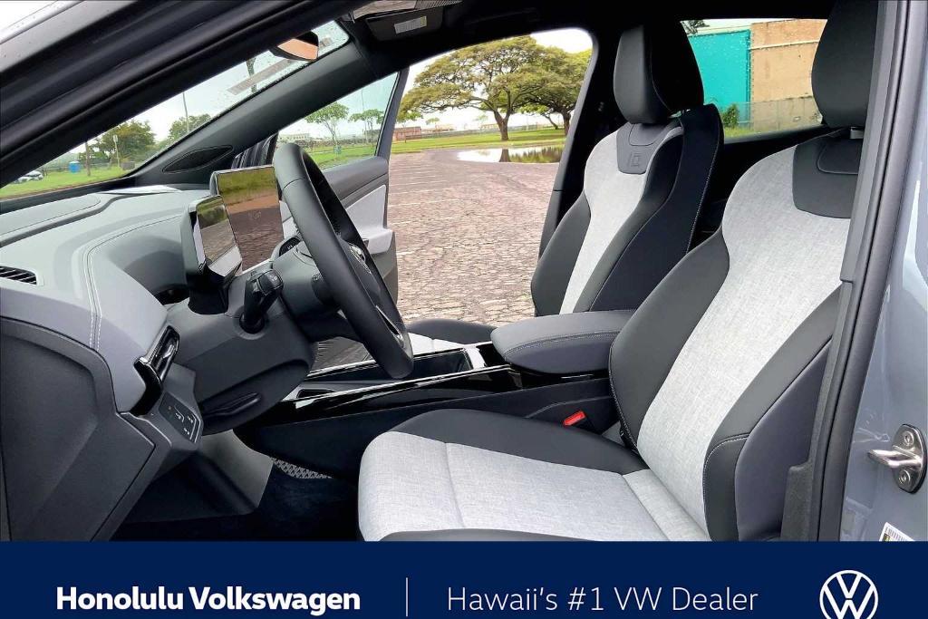 new 2025 Volkswagen ID.4 car, priced at $40,995