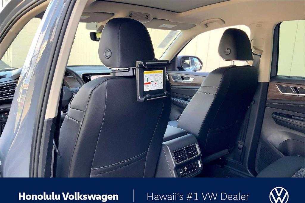 new 2026 Volkswagen Atlas car, priced at $56,178