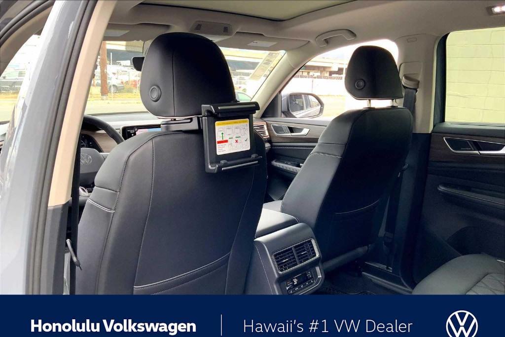new 2026 Volkswagen Atlas car, priced at $56,178