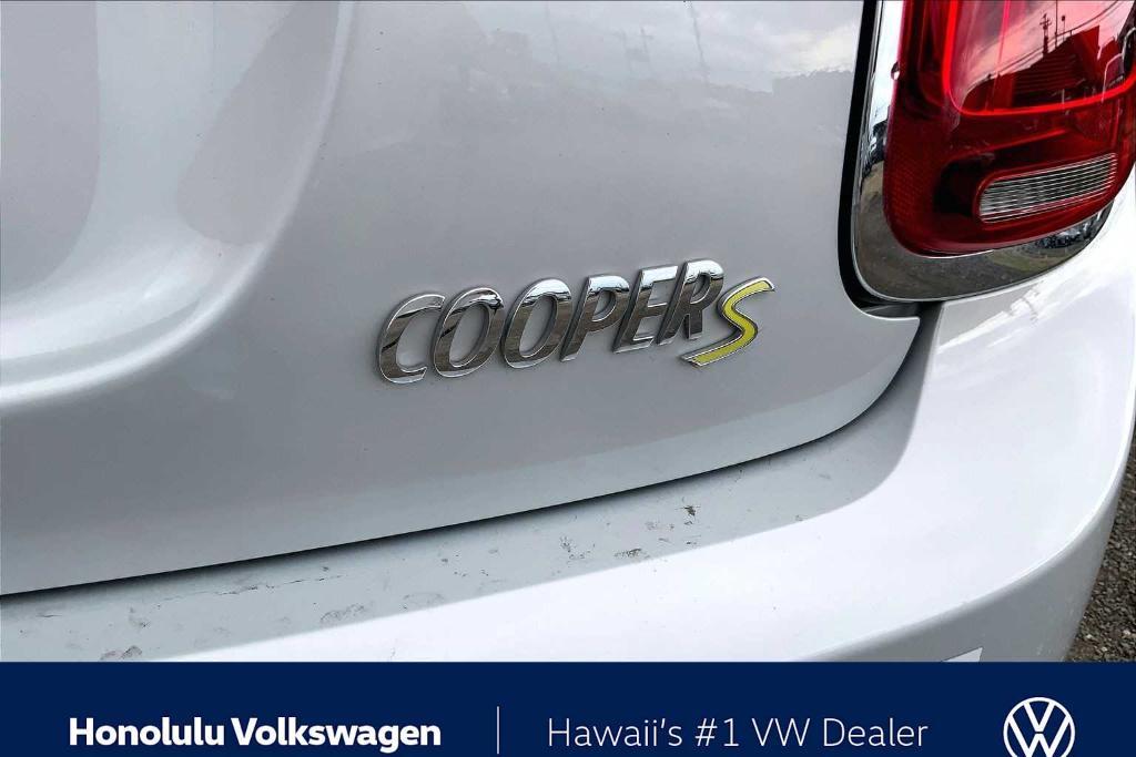 used 2021 MINI SE Hardtop car, priced at $17,888