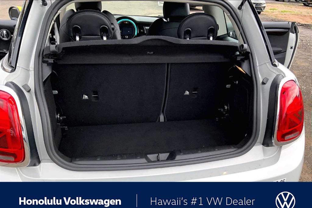 used 2021 MINI SE Hardtop car, priced at $17,888