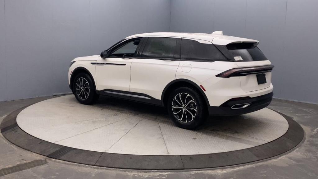 new 2026 Lincoln Nautilus car, priced at $61,320