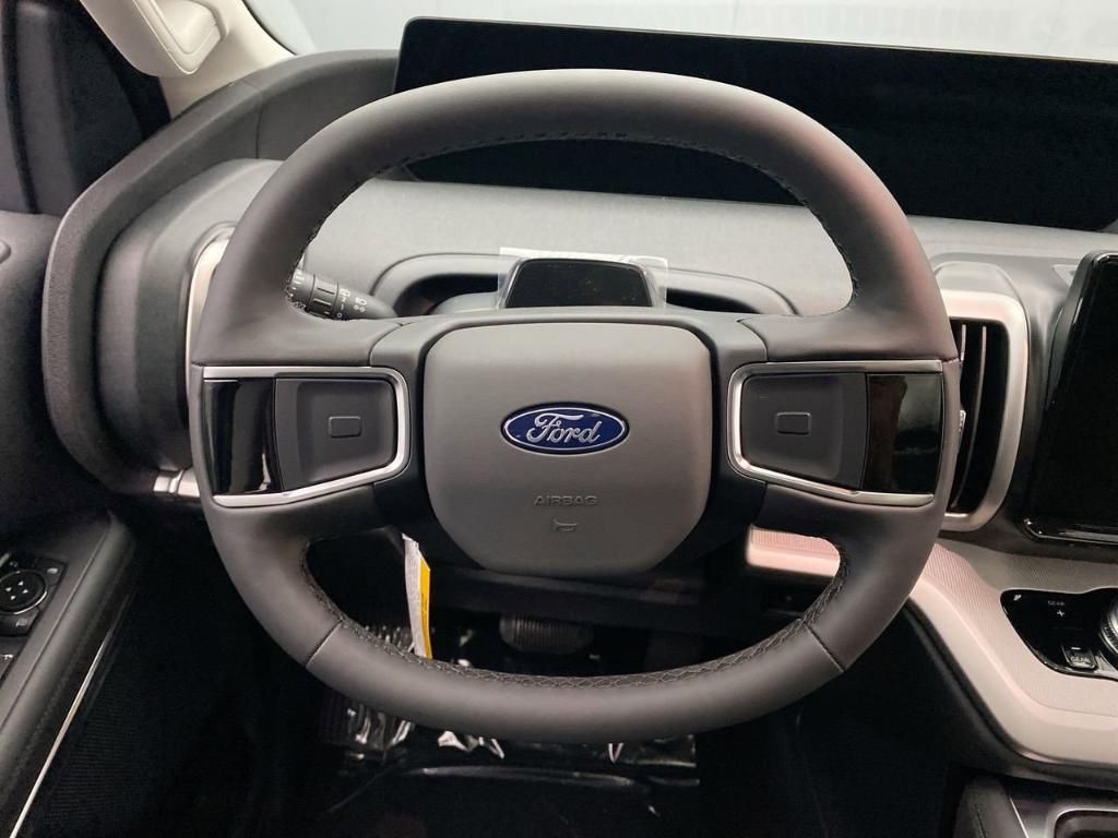 new 2026 Ford Expedition car, priced at $76,235