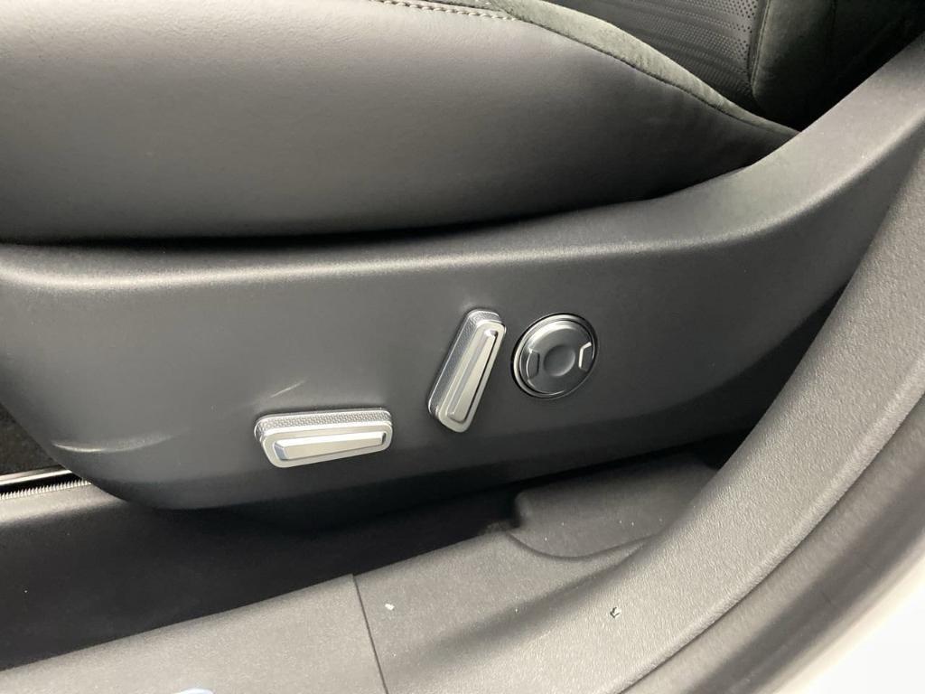 new 2025 Lincoln Nautilus car, priced at $69,025