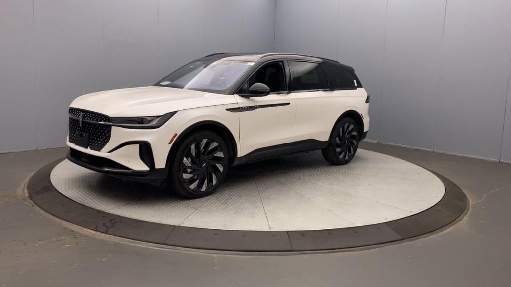new 2025 Lincoln Nautilus car, priced at $69,025