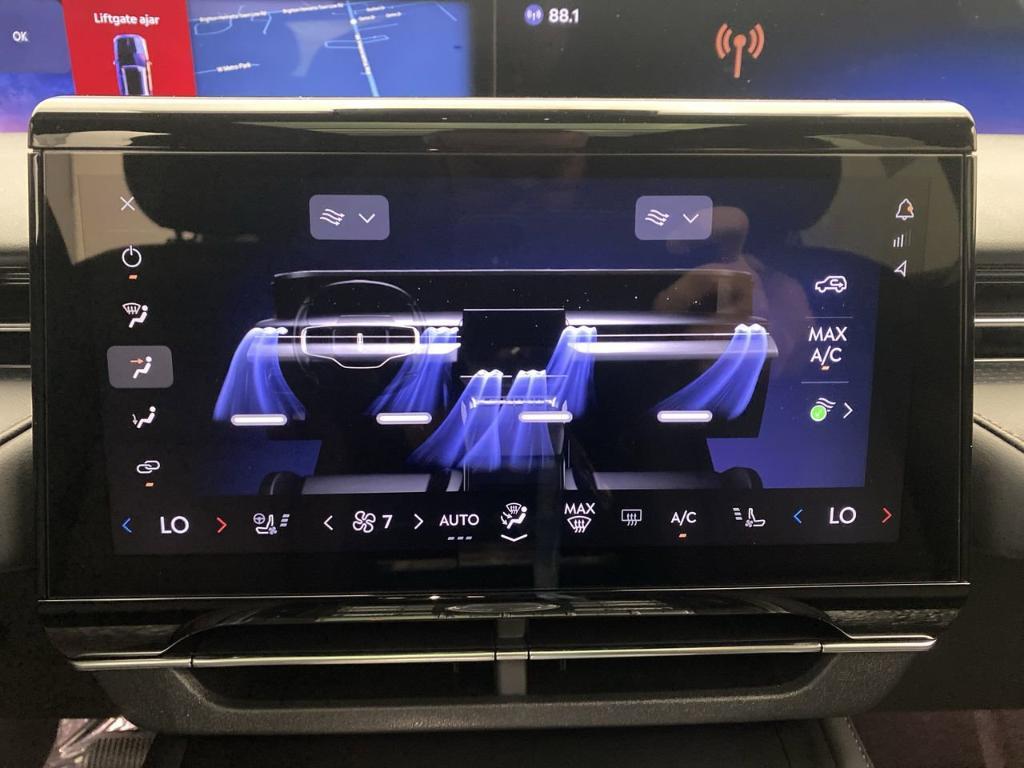 new 2025 Lincoln Nautilus car, priced at $69,025