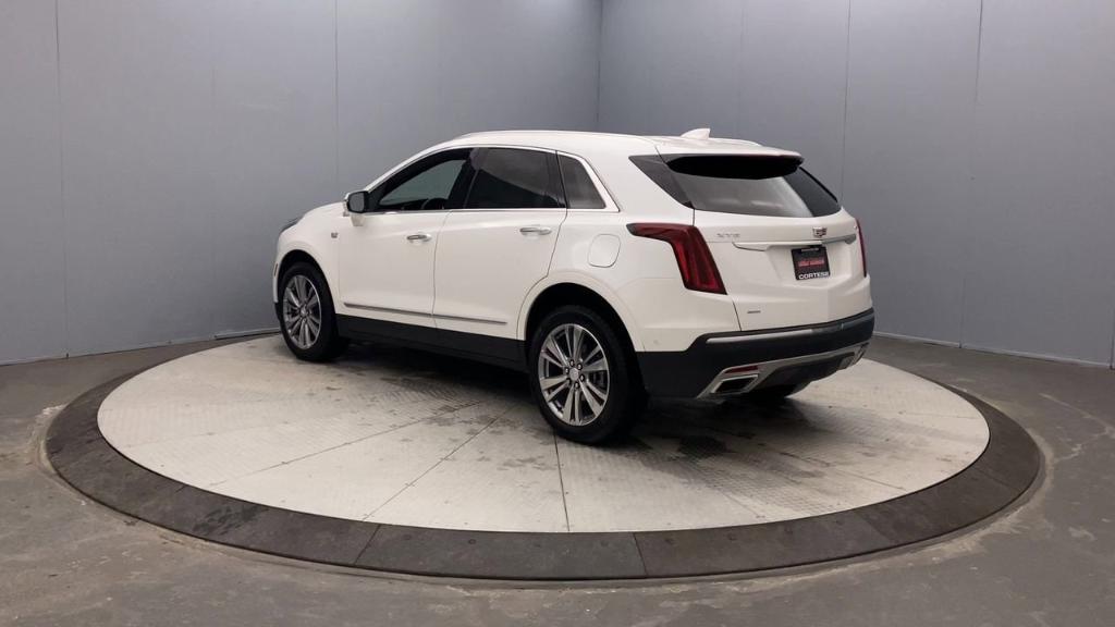used 2025 Cadillac XT5 car, priced at $41,999