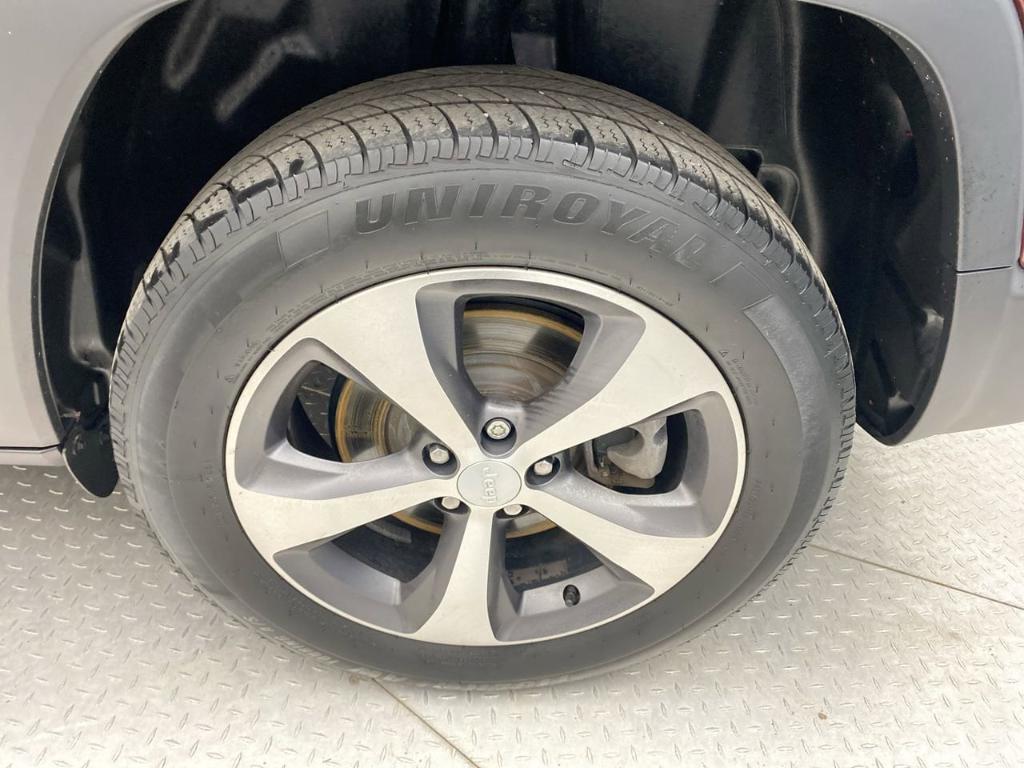 used 2020 Jeep Cherokee car, priced at $18,499