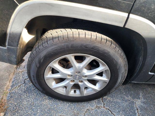 used 2017 Jeep Cherokee car, priced at $12,244