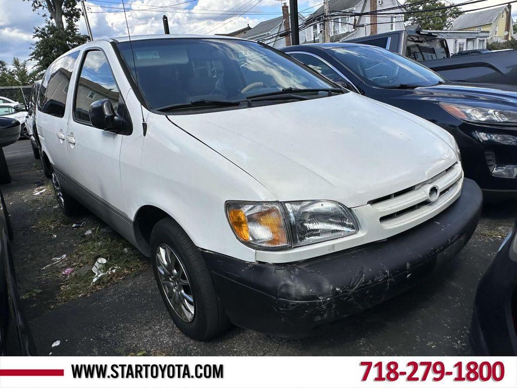 used 2000 Toyota Sienna car
