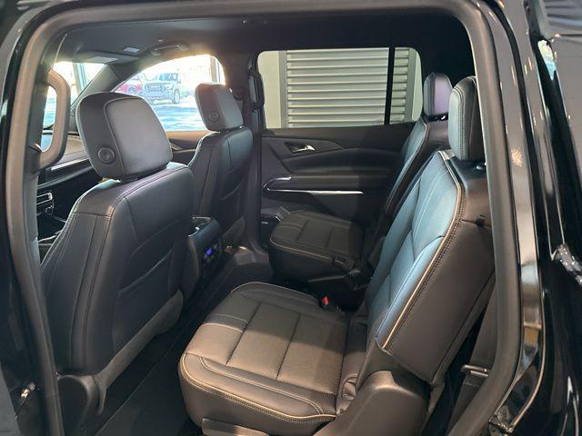 new 2026 Chevrolet Traverse car, priced at $52,304