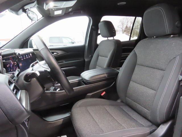 used 2025 Chevrolet Traverse car, priced at $37,750