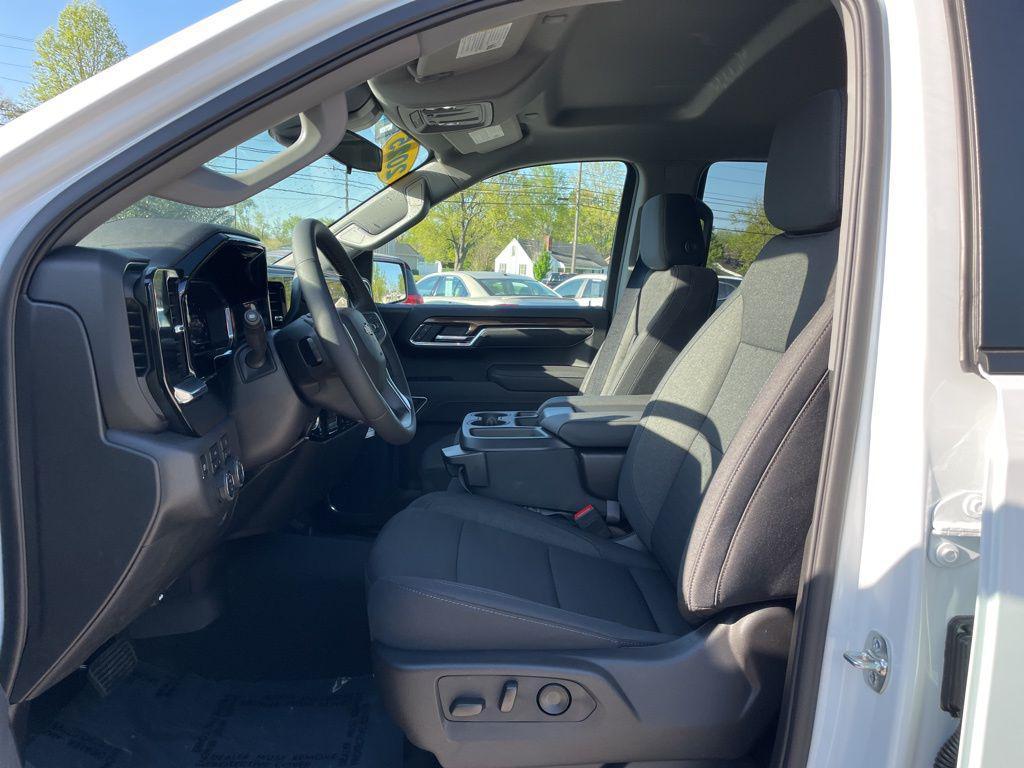 new 2025 Chevrolet Silverado 1500 car, priced at $45,428