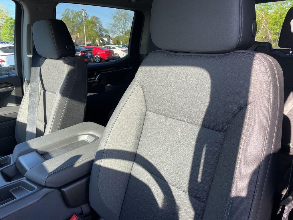 new 2025 Chevrolet Silverado 1500 car, priced at $45,428