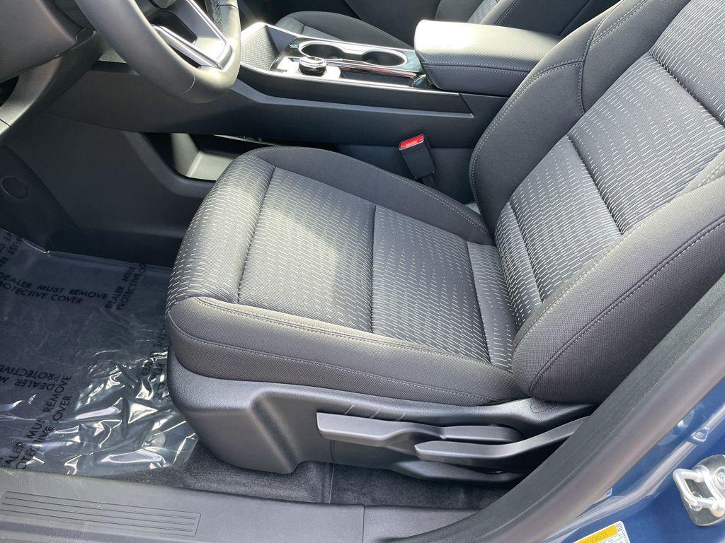 new 2026 Chevrolet Equinox car, priced at $28,527