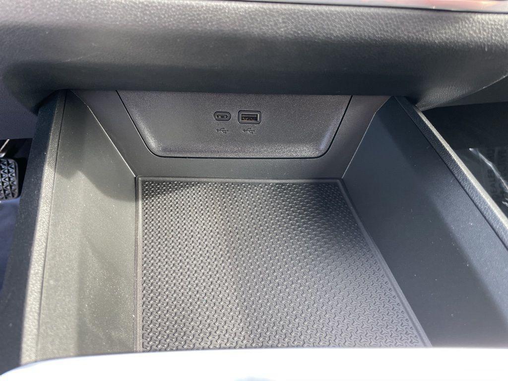 new 2026 Chevrolet Equinox car, priced at $28,527