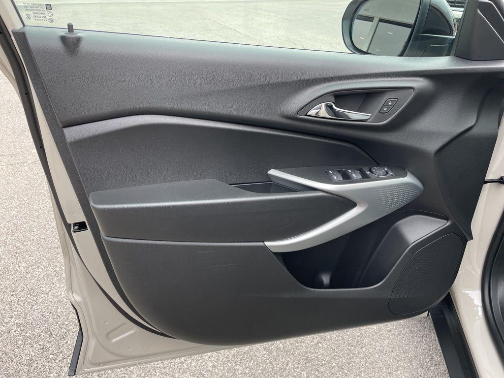 new 2026 Chevrolet Trax car, priced at $25,655