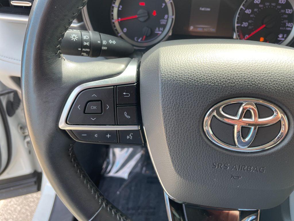 used 2021 Toyota Highlander car, priced at $27,323