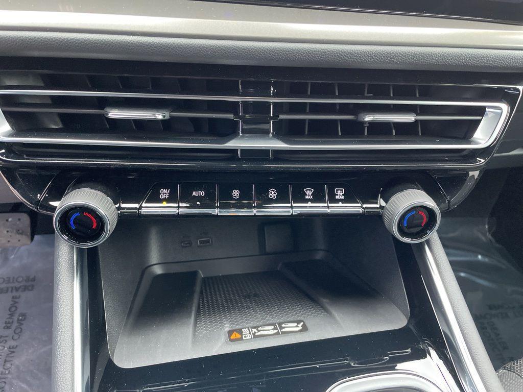 new 2026 Chevrolet Traverse car, priced at $40,206